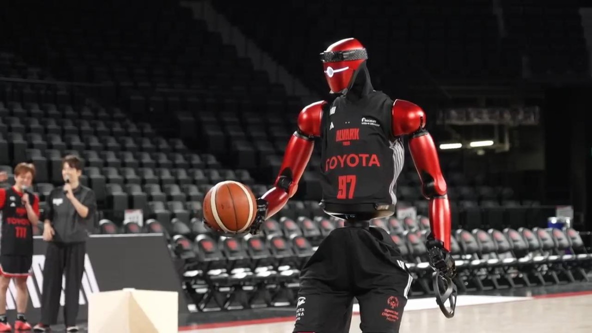 Der humanoide Roboter Cue7 von Toyota Motor Corp. in der Toyota Arena Tokyo im Koto-Bezirk der Hauptstadt
